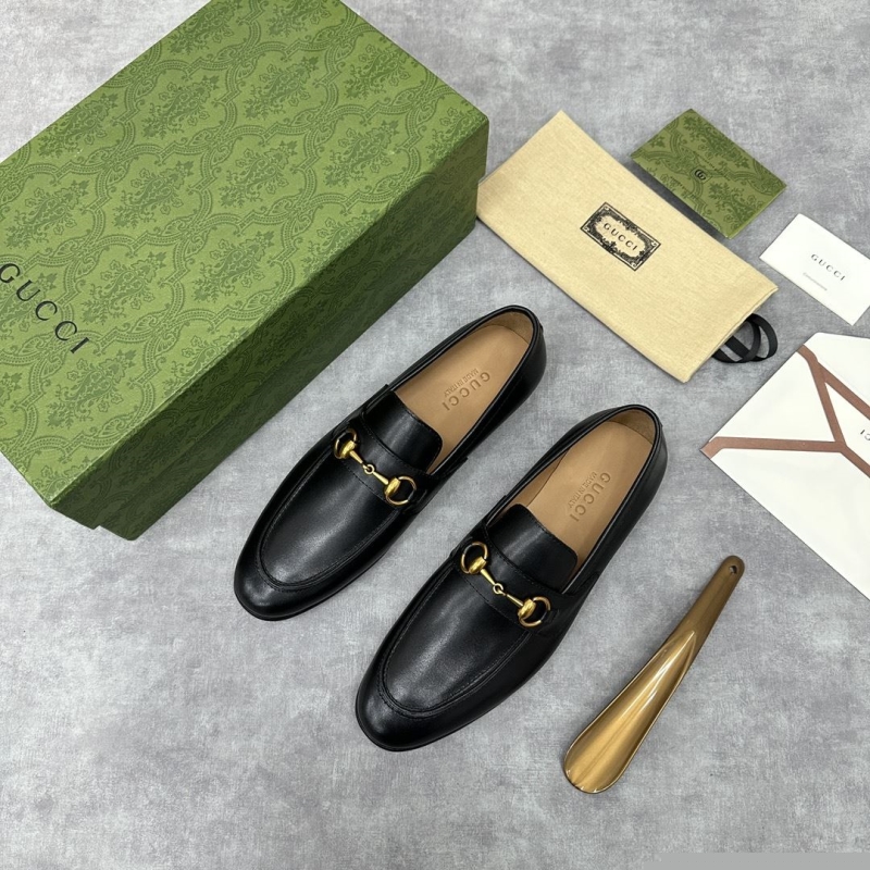 G*u*i leather shoes